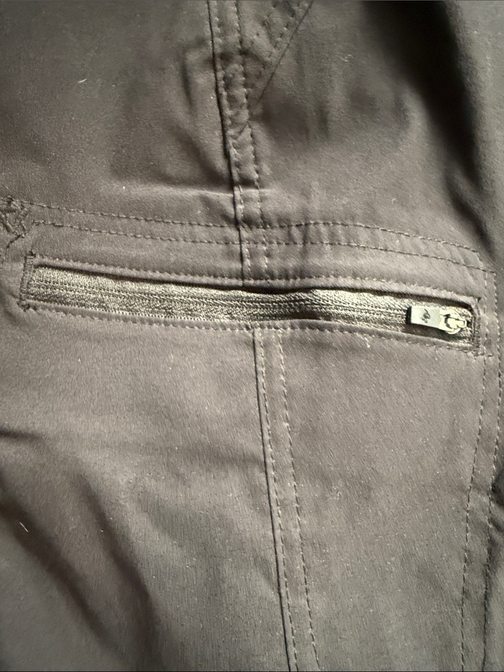 Eddie Bauer Black womens Cargo Shorts with Zip Pocket - Picture 4 of 6